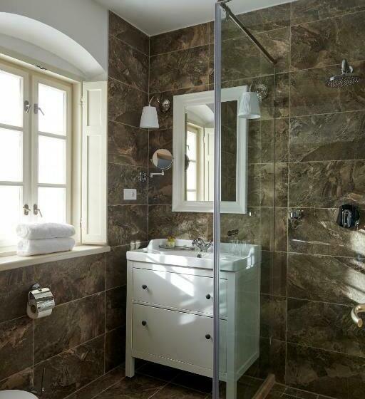 デラックスルーム, Platan Udvarhaz