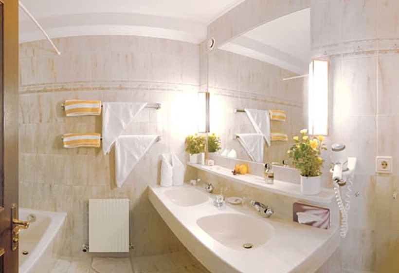 جناح جونيور مزوَّد بشرفة, Plattenhof