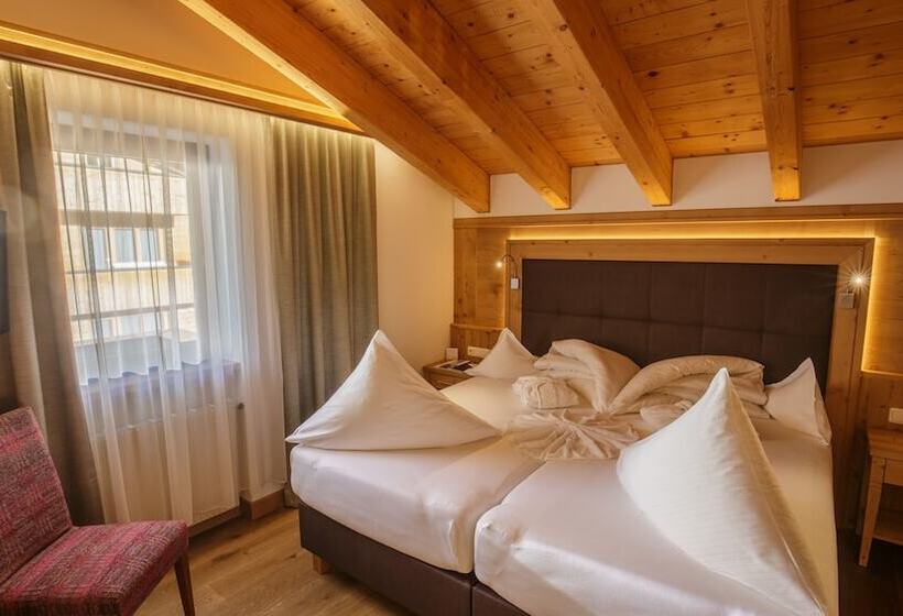 جناح جونيور مزوَّد بشرفة, Plattenhof