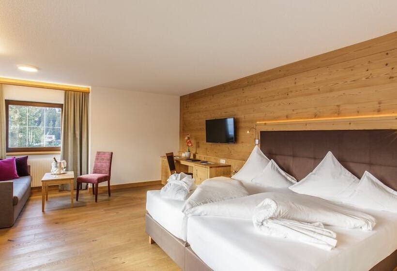 جناح جونيور مزوَّد بشرفة, Plattenhof