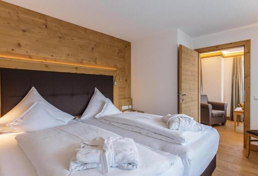 جناح كومفورت, Plattenhof