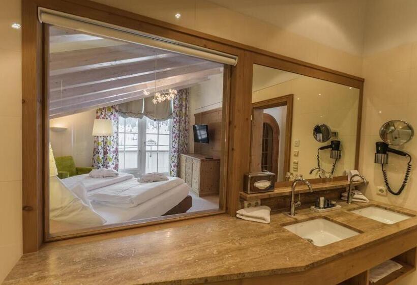 جناح بريميوم, Plattenhof