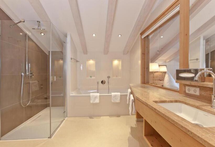 جناح بريميوم, Plattenhof