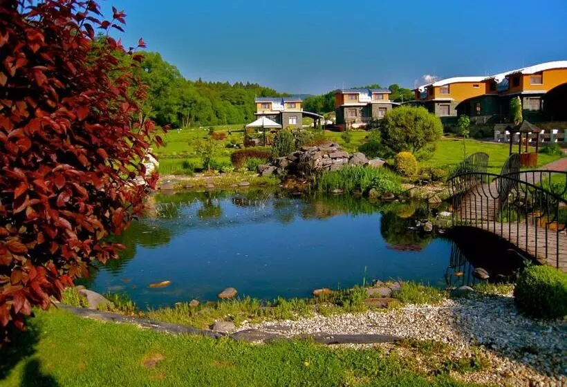 １ベッドルームハウス, Wellness & Spa Hotel Kaskady