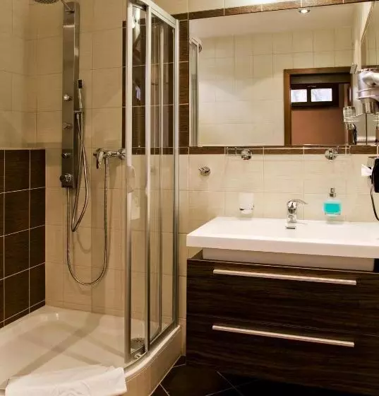 １ベッドルームハウス, Wellness & Spa Hotel Kaskady