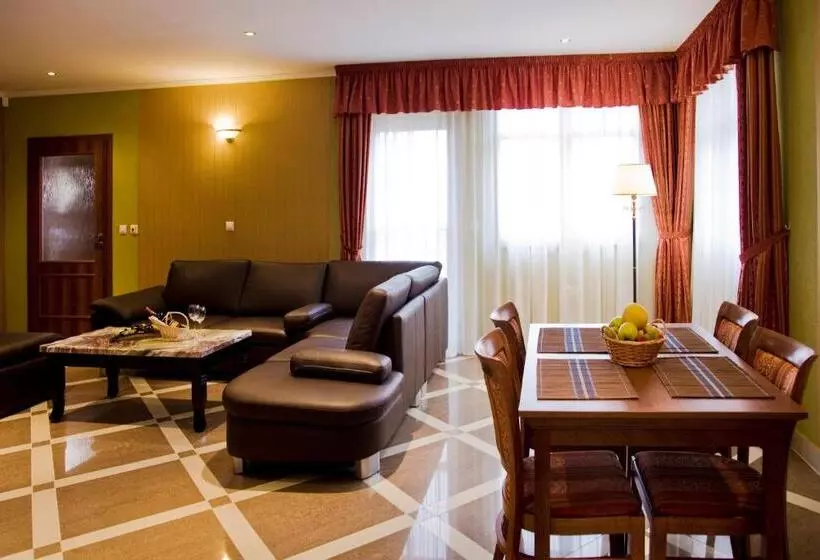 １ベッドルームハウス, Wellness & Spa Hotel Kaskady