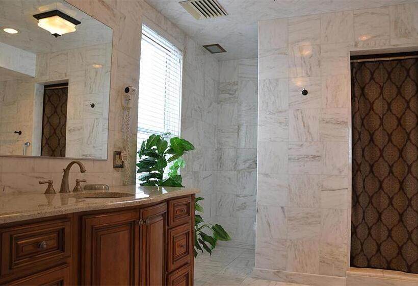 סוויטת סופריור נוף לים, The Flanders