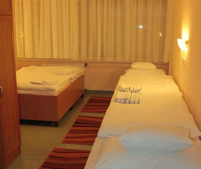 4인용 스탠다드 룸, Tisza Corner