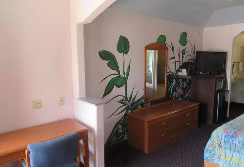 2ダブルベッドのスタンダードルーム, Travelers Inn And Suites Liberty
