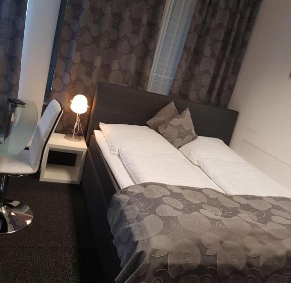 标准三人间, Wandsbek Hamburg