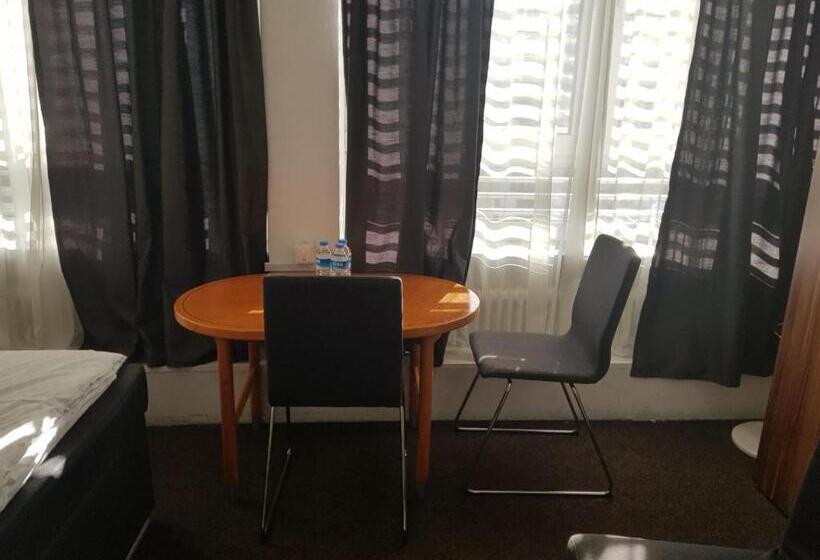 标准三人间, Wandsbek Hamburg