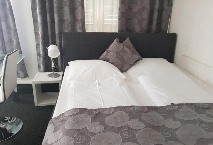 标准三人间, Wandsbek Hamburg