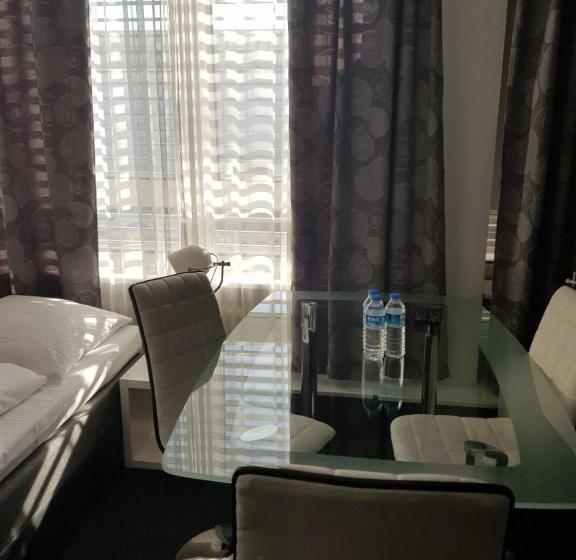 标准三人间, Wandsbek Hamburg