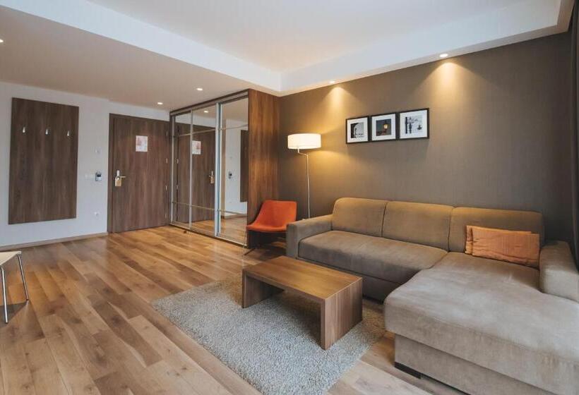 Люкс Повышенной Комфортности, Imola Hotel Platán