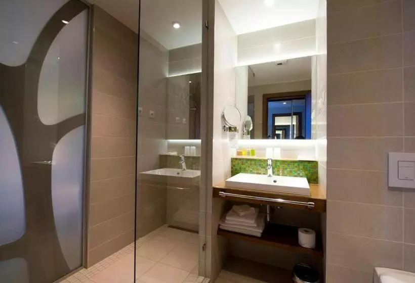 デラックススイート, Imola Hotel Platán