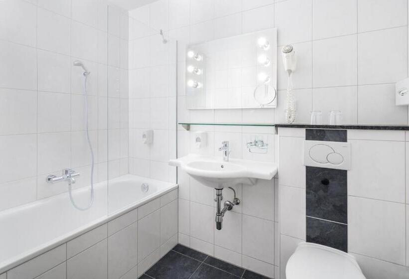 غرفة قياسية رباعية, 4 Länder Hotel Deutschmann