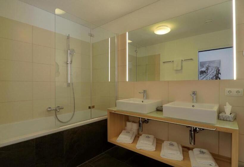 Апартаменты Superior 2 Спальни, Aparthotel Alpinresort Damüls