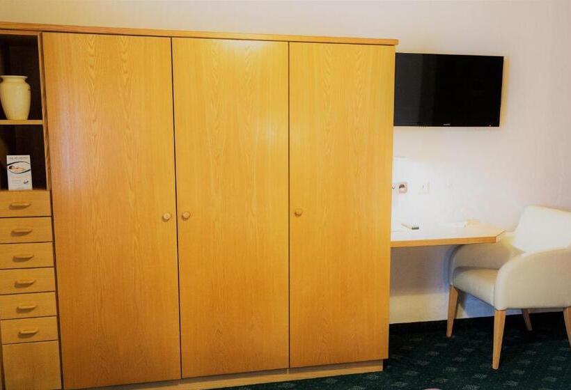 Номер Стандарт, Pension Waldfriede