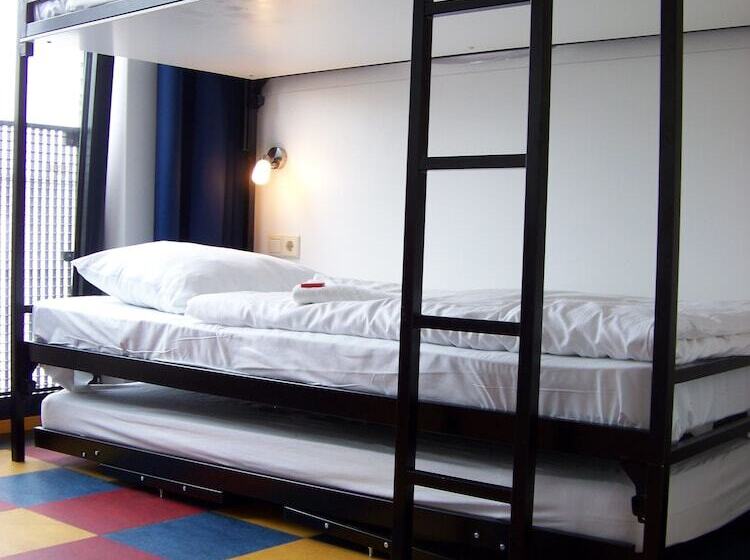 标准间, Bud Gett Hostels