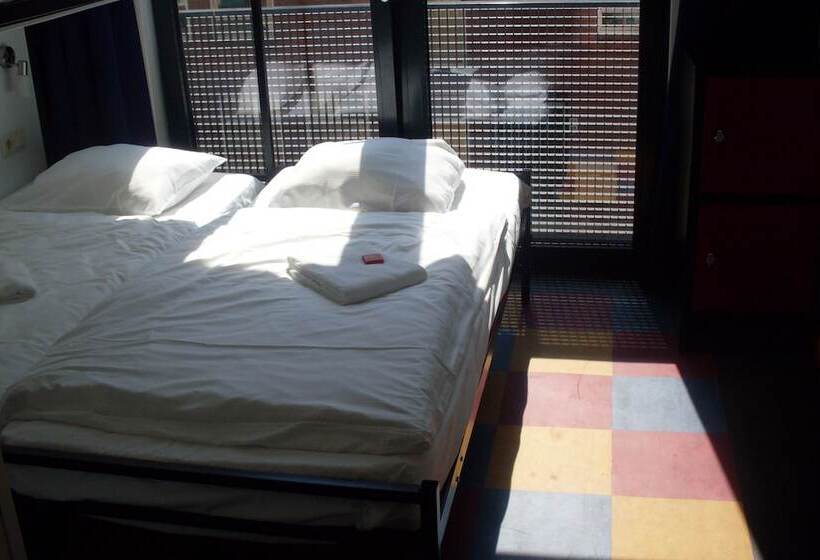 标准间, Bud Gett Hostels