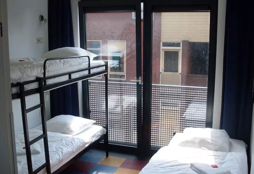 اتاق استاندارد سه نفره, Bud Gett Hostels