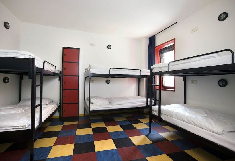 标准间, Bud Gett Hostels