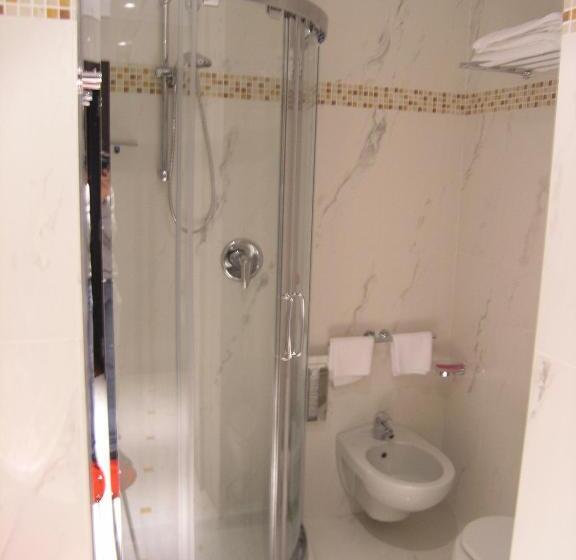 スタンダードトリプルルーム, Dado Hotel International