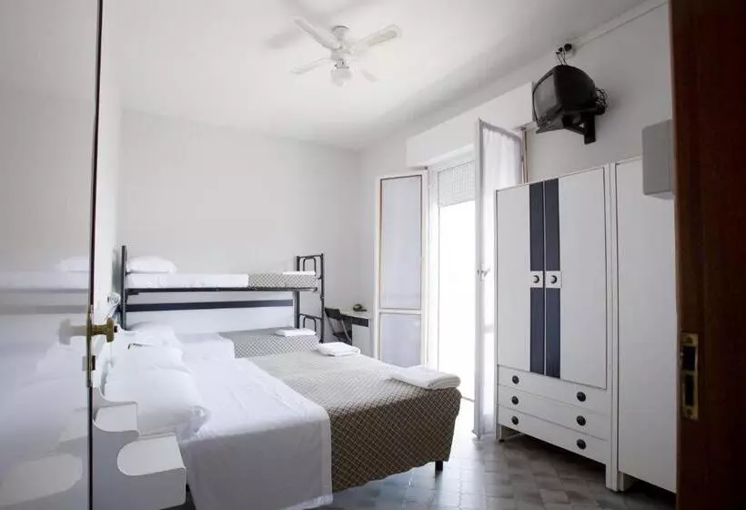 スタンダード４人部屋, B&b Avana