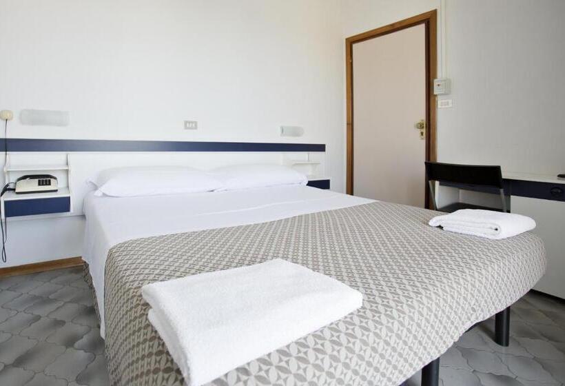 이코노미 룸, B&b Avana