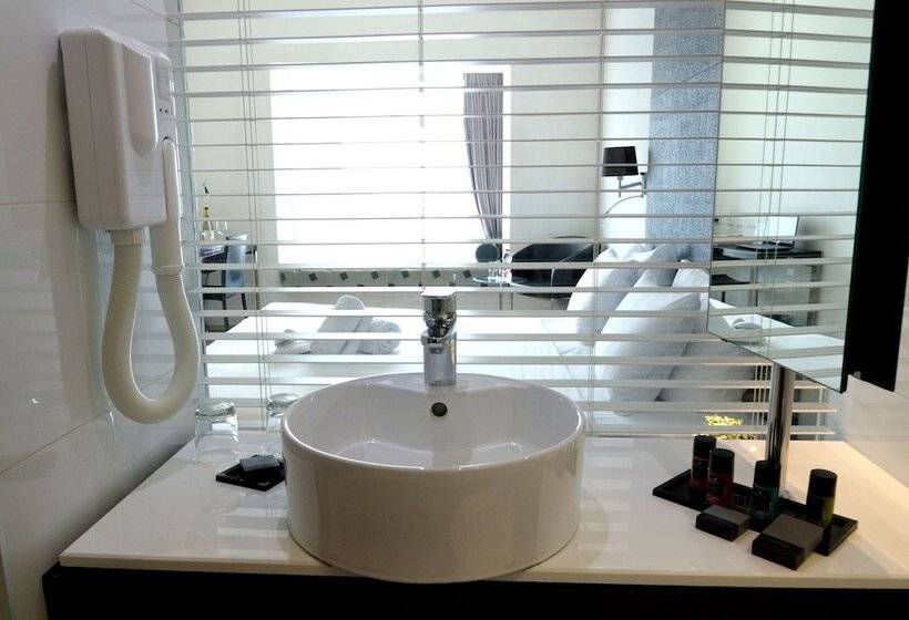 Deluxe Zimmer, Benjamin Business