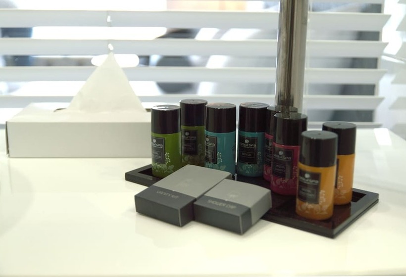 Deluxe Zimmer, Benjamin Business