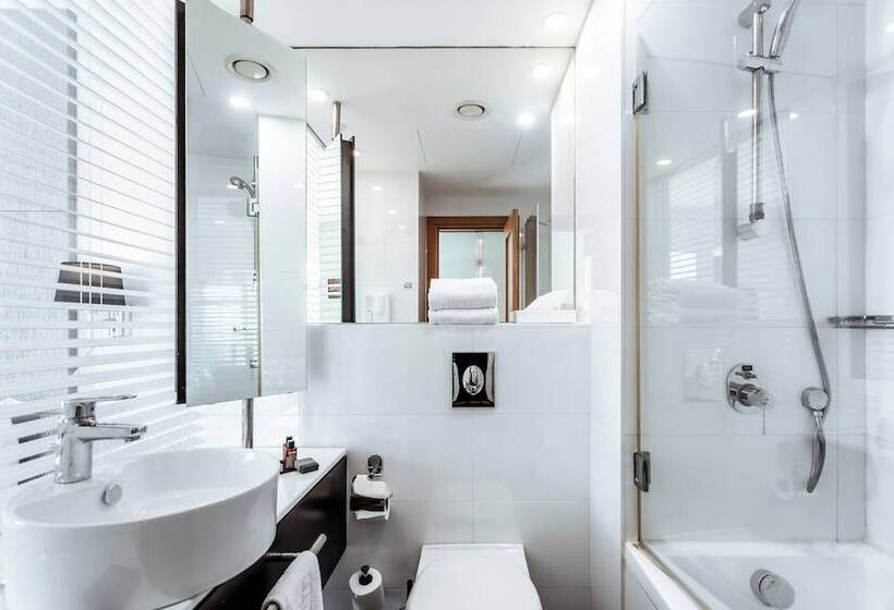 Deluxe Zimmer, Benjamin Business