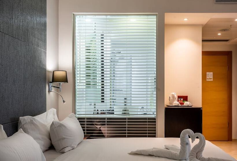 Deluxe Zimmer, Benjamin Business