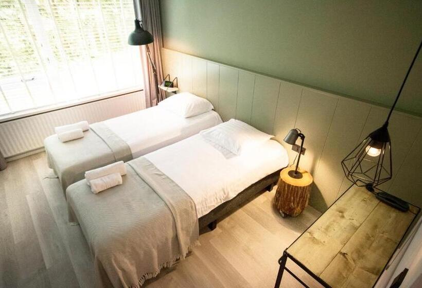 غرفة قياسية ثلاثية, Buitenplaats De Bergse Bossen