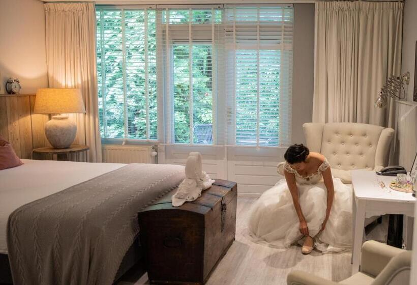 جناح جونيور, Buitenplaats De Bergse Bossen