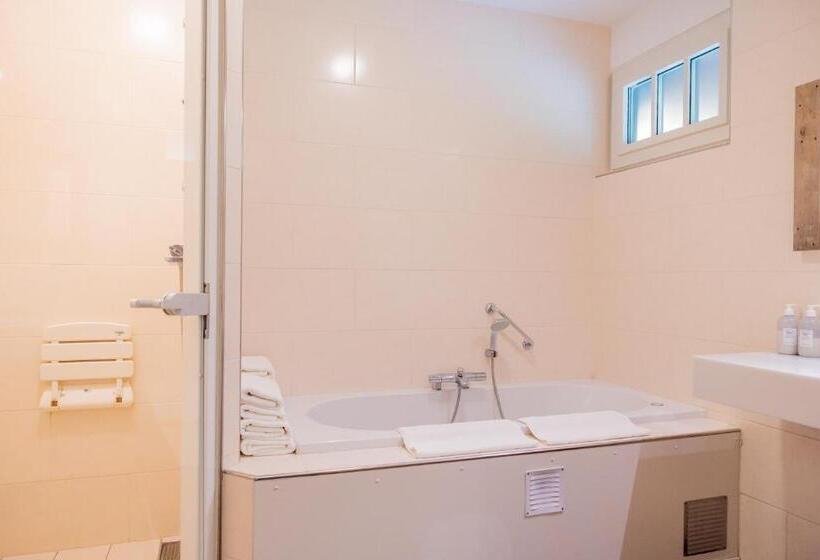 套房带园景, De Walvisvaarder