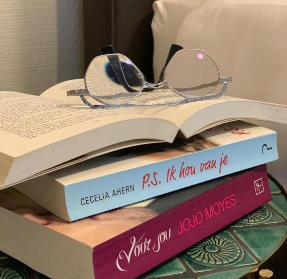 舒适型房间, De Walvisvaarder