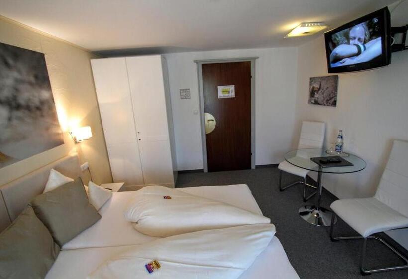 غرفة قياسية مزوَّدة بشُرفة, Garni Fels