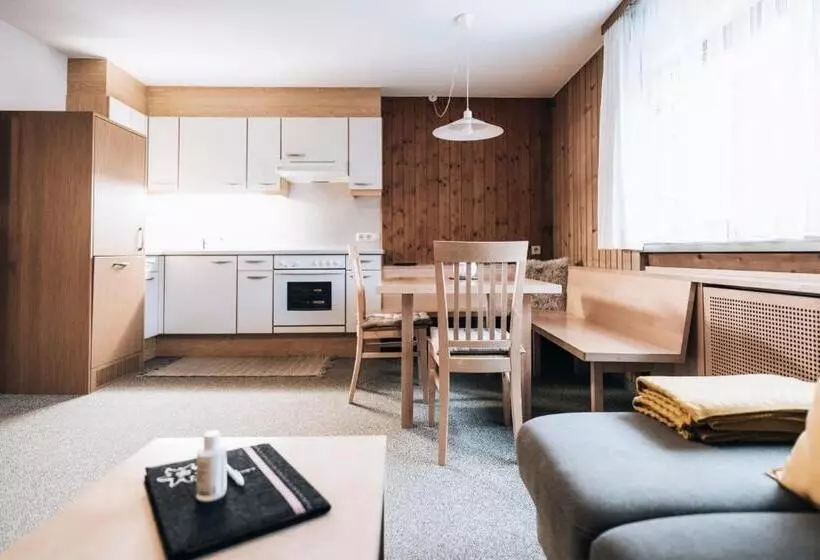 １階の１ベッドルームアパートメント, Gästehaus Lässer