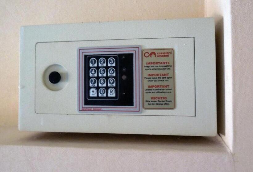 스탠다드 룸, Mondial