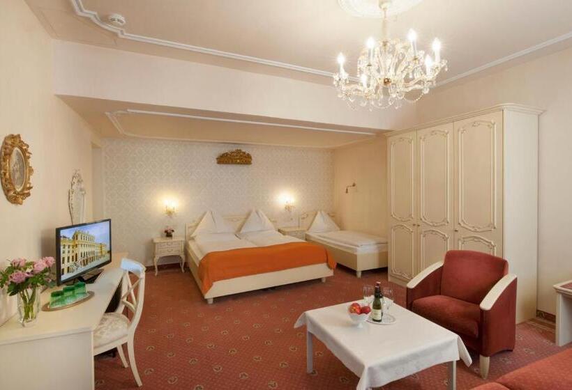 家庭间, Pertschy Palais