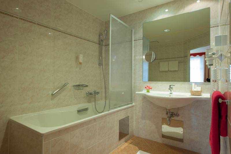 家庭间, Pertschy Palais