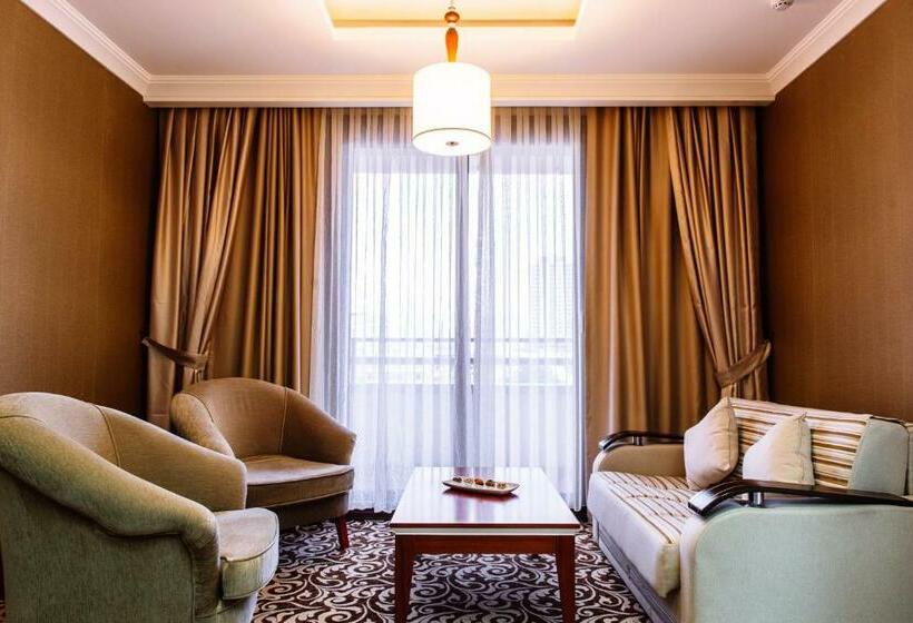 Полулюкс, Ramada By Wyndham   Sulaymaniyah Salim Street