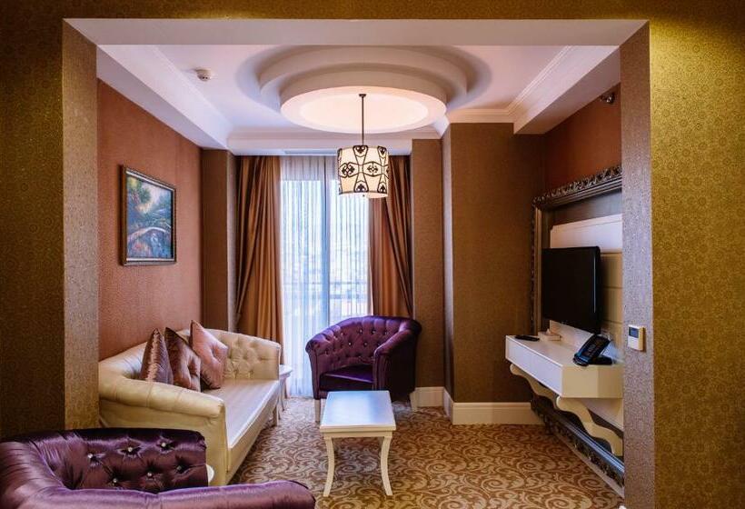 Полулюкс, Ramada By Wyndham   Sulaymaniyah Salim Street