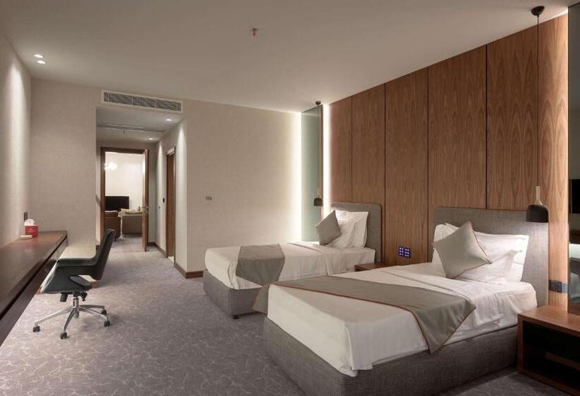 Номер Стандарт, Ramada By Wyndham   Sulaymaniyah Salim Street