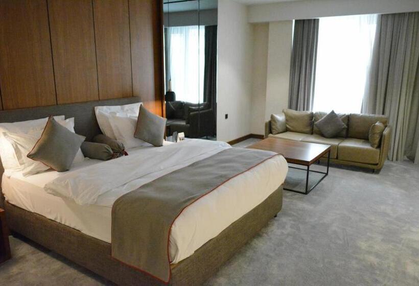 Полулюкс, Ramada By Wyndham   Sulaymaniyah Salim Street