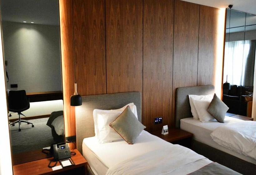Номер Стандарт, Ramada By Wyndham   Sulaymaniyah Salim Street