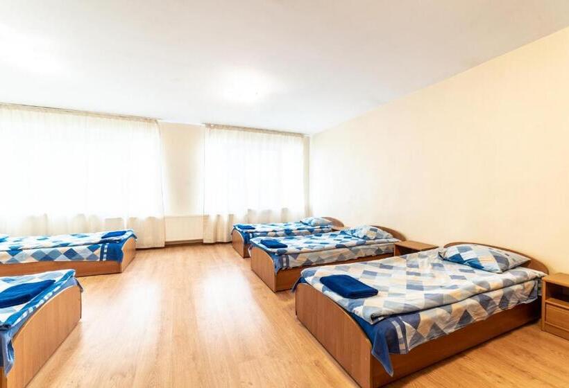 اتاق اکونومی, Sport