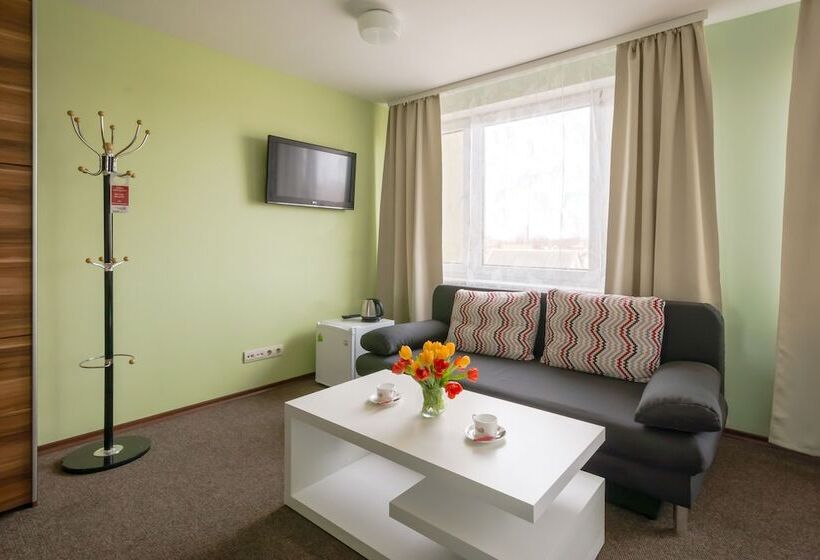 اتاق سوپریور, Sport