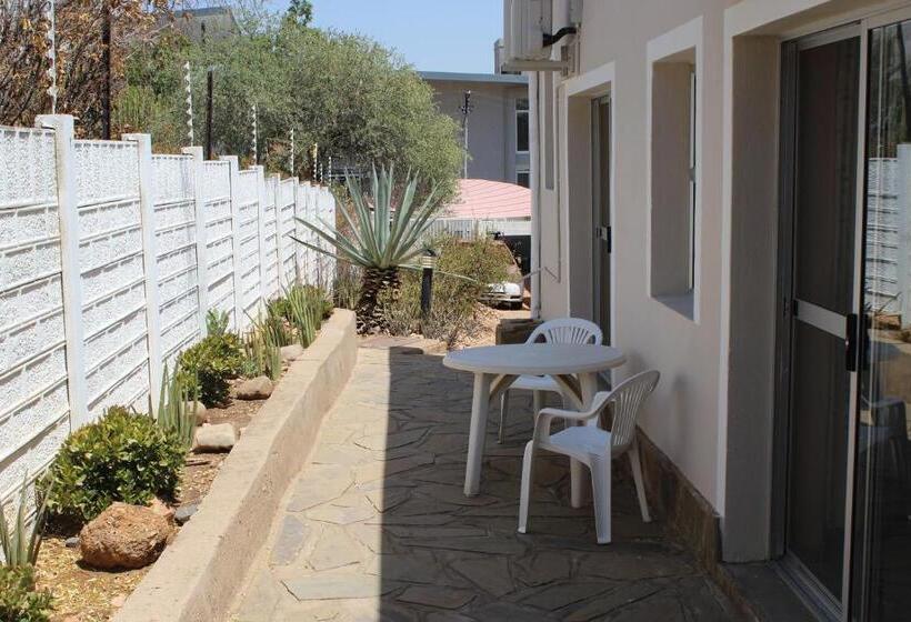 اتاق استاندارد یک نفره, Uhland